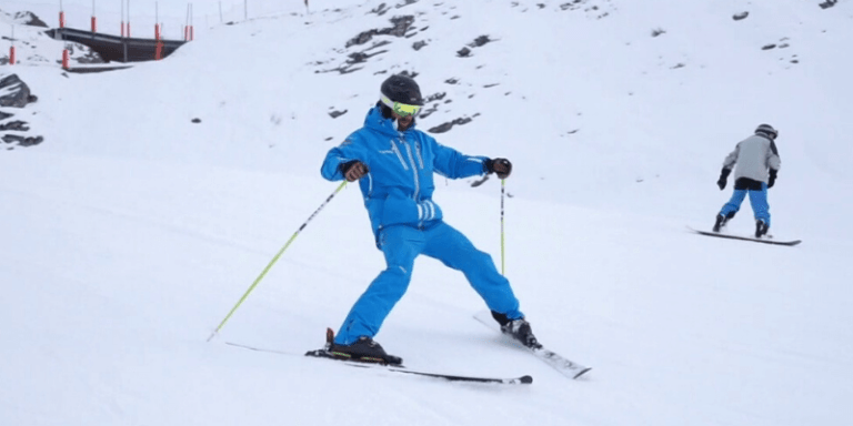 5 consejos para que los principiantes del esquí aprendan a quitar la nieve