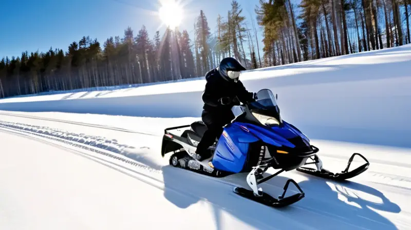 Un elegante snowmobile eléctrico negro con detalles azules se destaca en un paisaje nevado con árboles de pino y un cielo azul