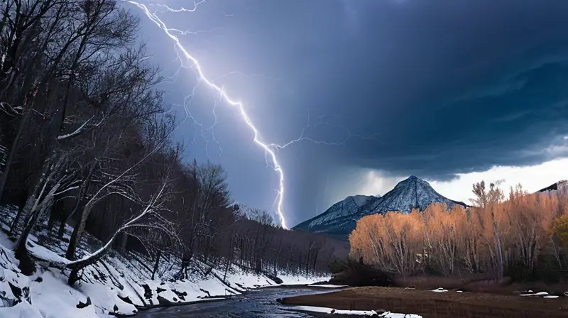 Un paisaje amenazante de nubes oscuras, relámpagos, lluvia intensa y un río crecido, todo bajo un cielo dramático que presagia una tormenta